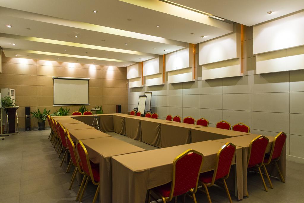 Khách sạn Jinjiang - Everbright Convention & Exhibition Center 3*
